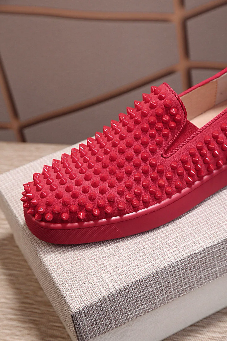 Men's shoes💰: 460💰christian louboutin (CL red sole shoes) counter nail series, high-top casual sneakers for couples📢 📢 📢 Exclusive hot style release🎈🎈💪Movable latex feet👻Finished outsole line [Proud]😝Female 35-40#Male 38#-46, global supply😝 [Top version]: Original imported cowhide upper, top original leather lining, original molded TPU outsole, original 1:1 detail processing, original shoe last.
